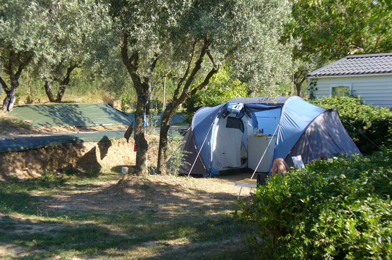 emplacement camping tente luberon